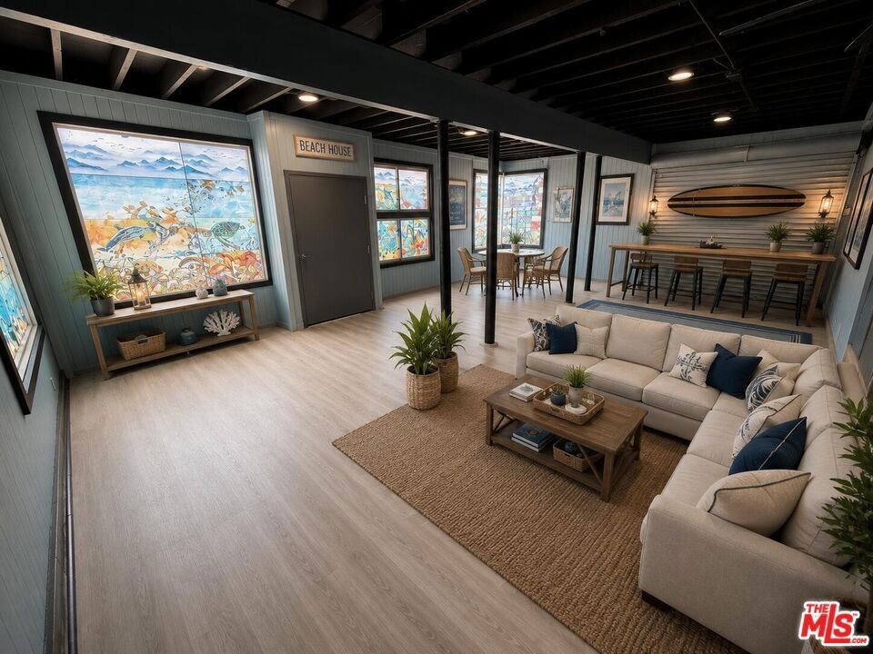 Huntington Beach, California, United States 2 - 18689813
