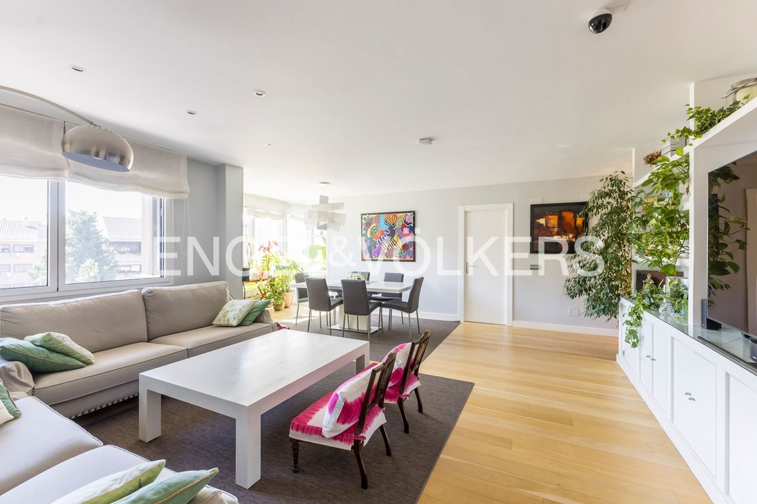 Apartment in Pozuelo de Alarcon, Comunidad de Madrid, Spain 1 - 18536019