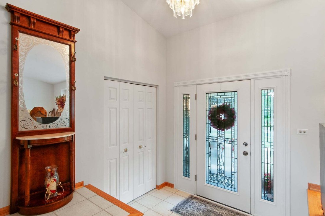 House in Bolingbrook, Illinois, United States 3 - 18690437