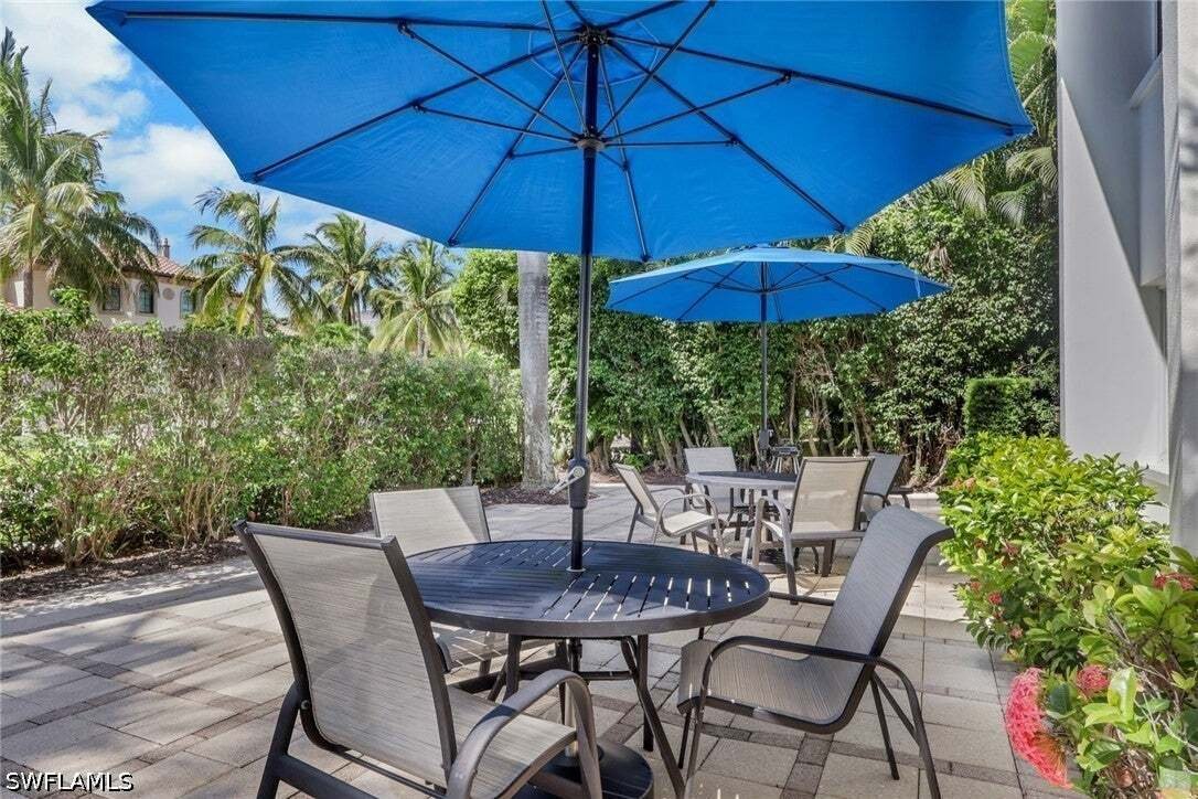 Condo in Naples, Florida, United States 3 - 18689326