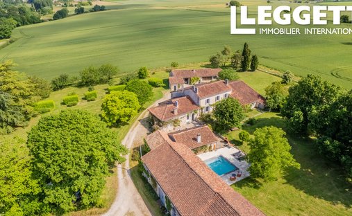 House in Villebois-Lavalette, Nouvelle-Aquitaine, France 1