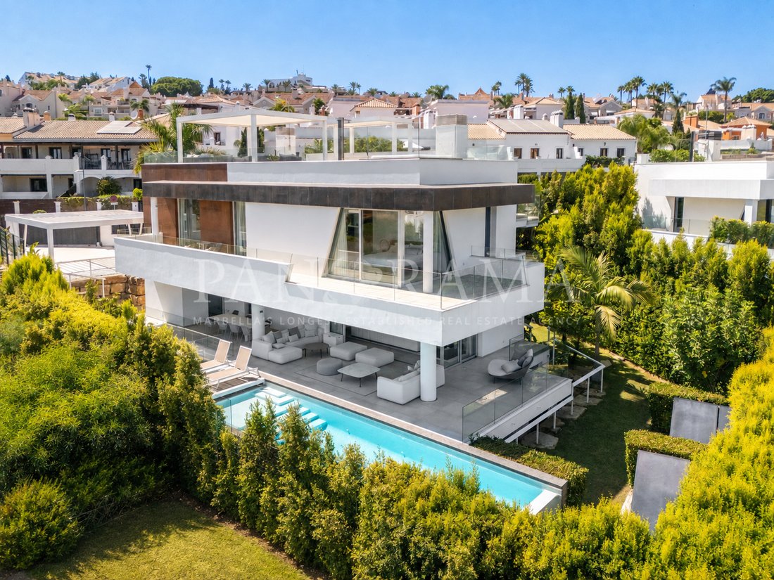 Villa en Estepona, Andalucía, España 1 - 18404584