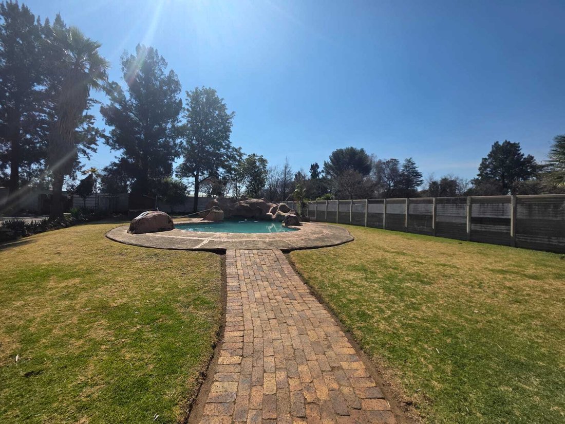 House in Vanderbijlpark, Gauteng, South Africa 4 - 18688566