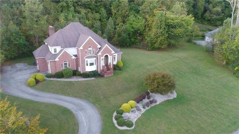House in Jeannette, Pennsylvania, United States 4 - 18689258