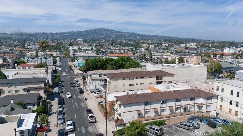 Los Angeles, California, United States 2 - 18690561