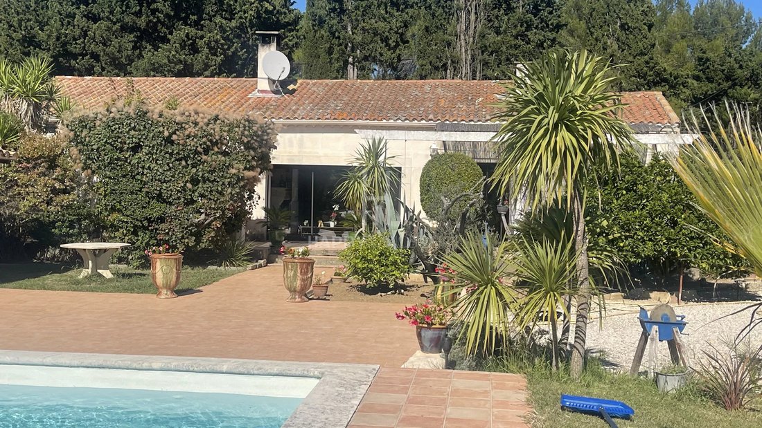 House in Fontvieille, Provence-Alpes-Côte d'Azur, France 3 - 18688211