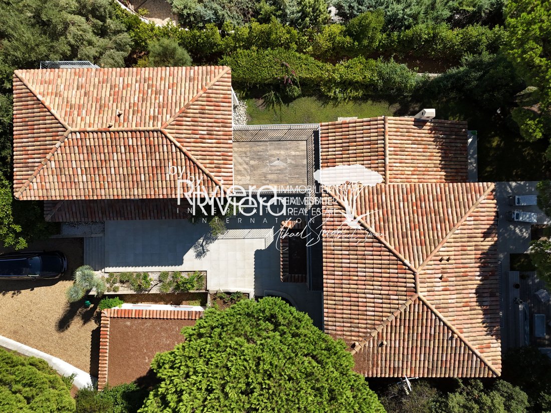 Estate in La Croix-Valmer, Provence-Alpes-Côte d'Azur, France 3 - 18689830
