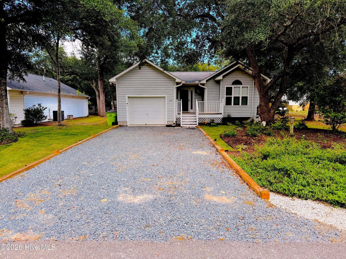 House in Oak Island, North Carolina, United States 1 - 18512201