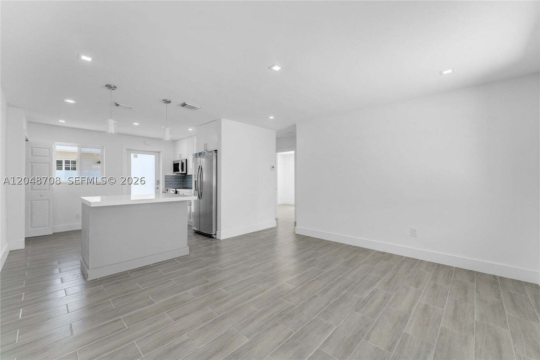 House in Miami, Florida, United States 5 - 18354279