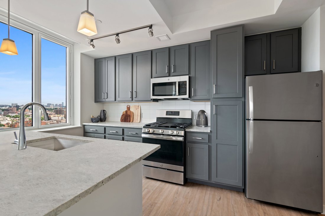 New York, New York, United States 2 - 18691044
