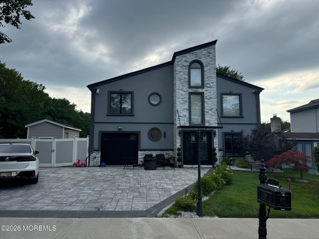 House in Matawan, New Jersey, United States 2 - 18689668
