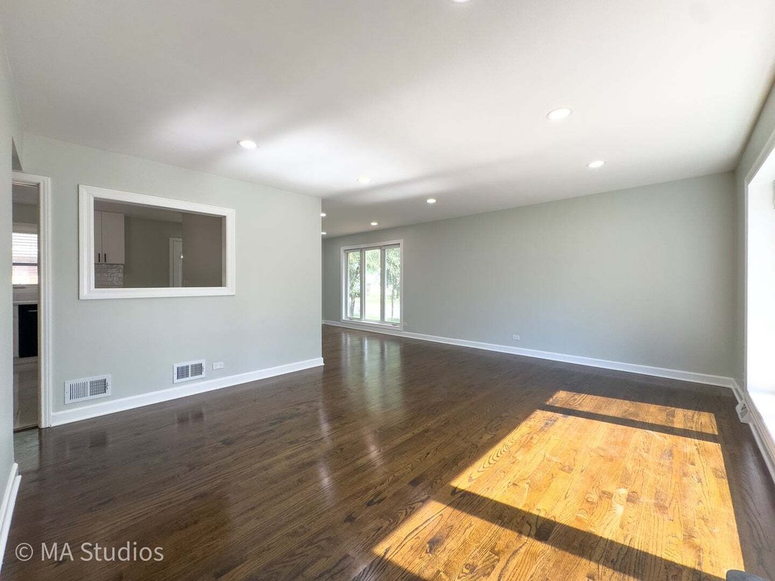 House in Skokie, Illinois, United States 4 - 18687829