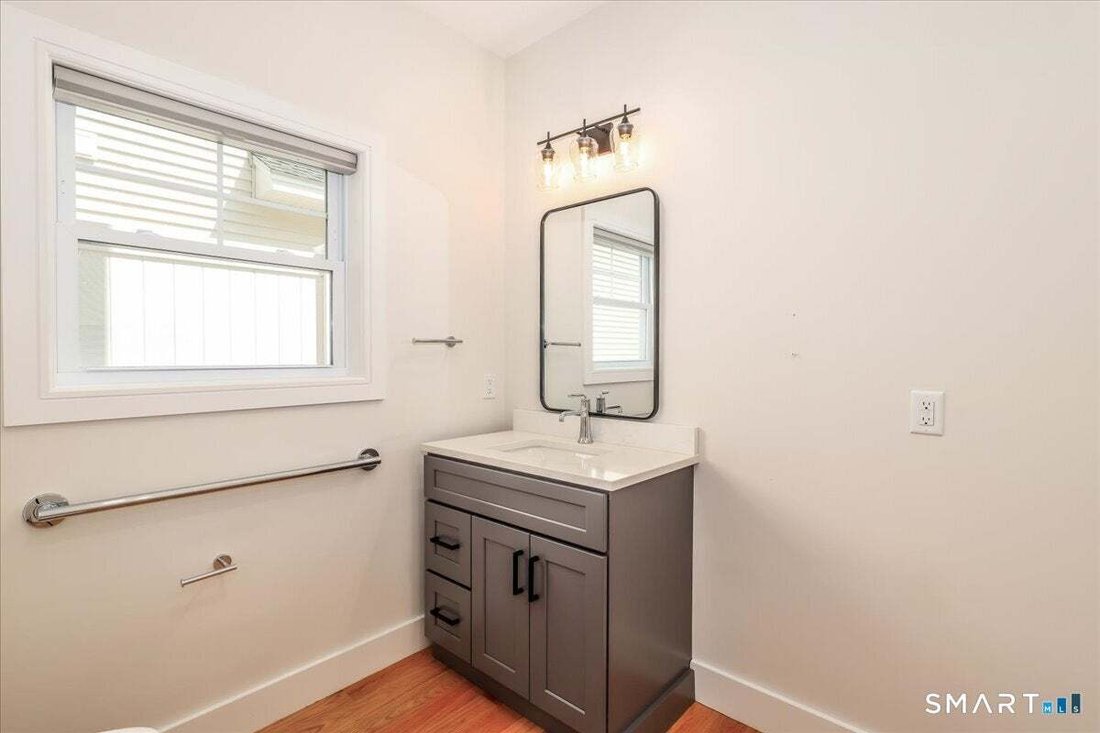 Condo in Brookfield, Connecticut, United States 4 - 18681849