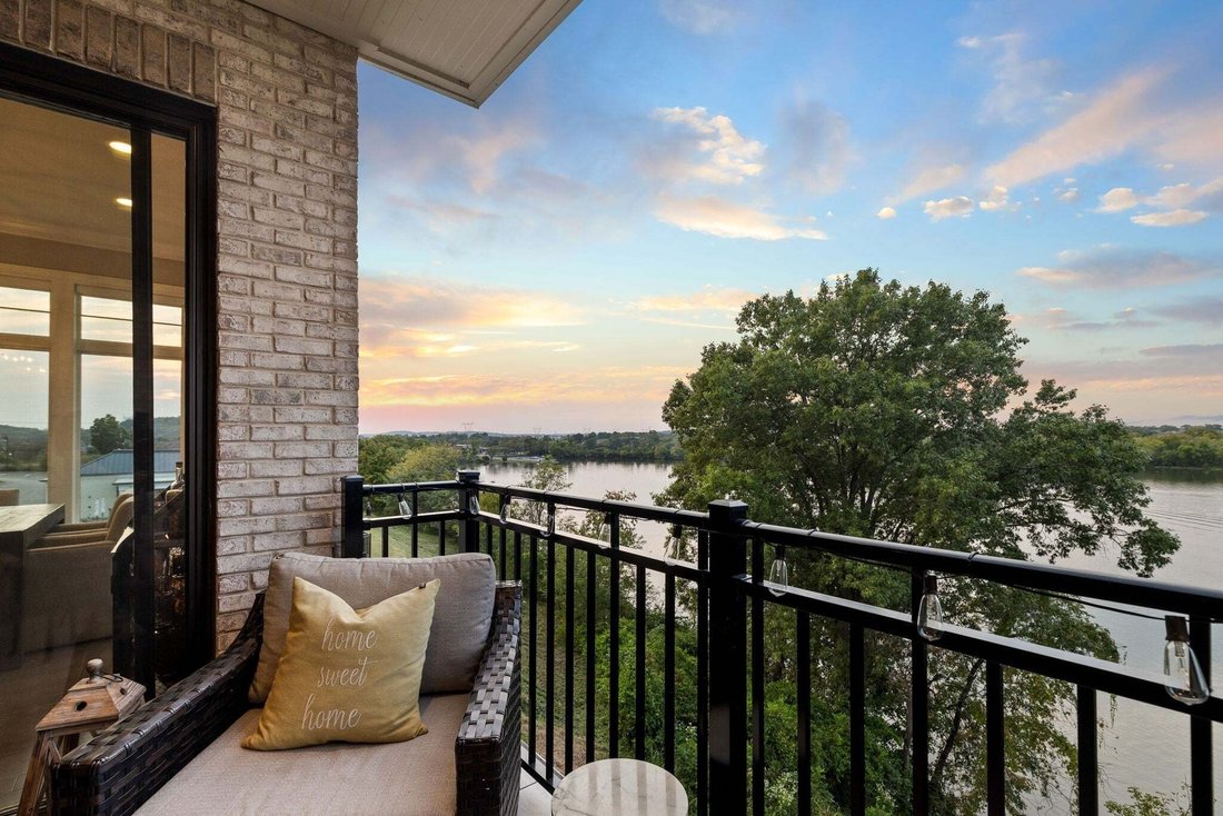 Condo in Gallatin, Tennessee, United States 4 - 18690293