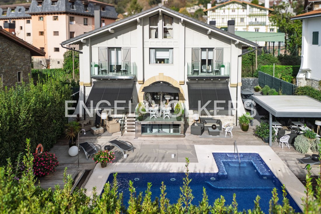 Villa in Ekialdea, Donostia-San Sebastian, Spain 1 - 17650381