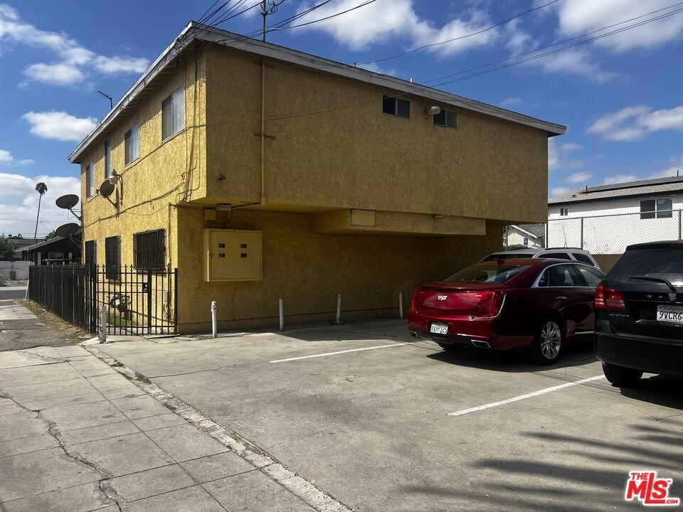 Los Angeles, California, United States 4 - 18689821