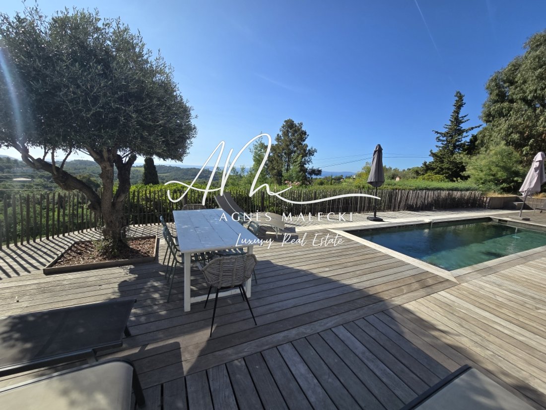 Estate in La Croix-Valmer, Provence-Alpes-Côte d'Azur, France 4 - 18687443
