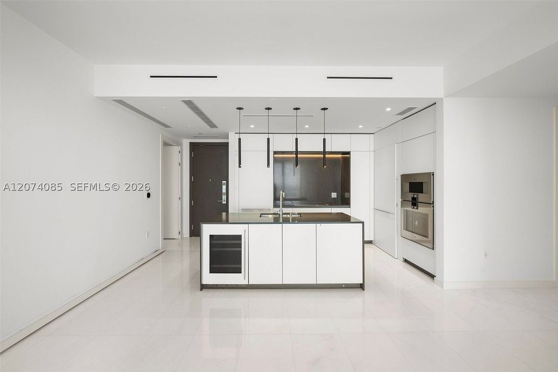 Condo in Miami, Florida, United States 2 - 18688647