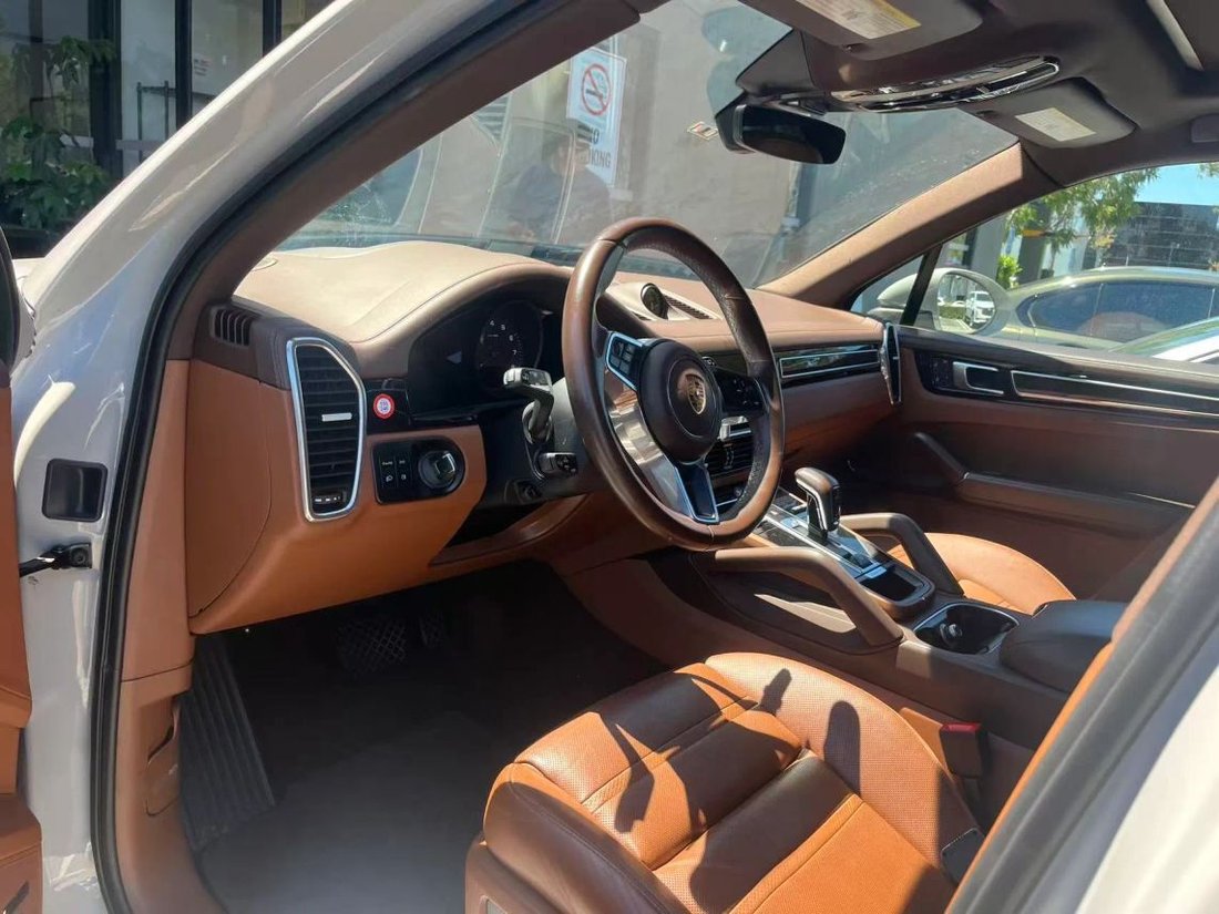 Suv in Costa Mesa, CA, United States 3 - 18691501