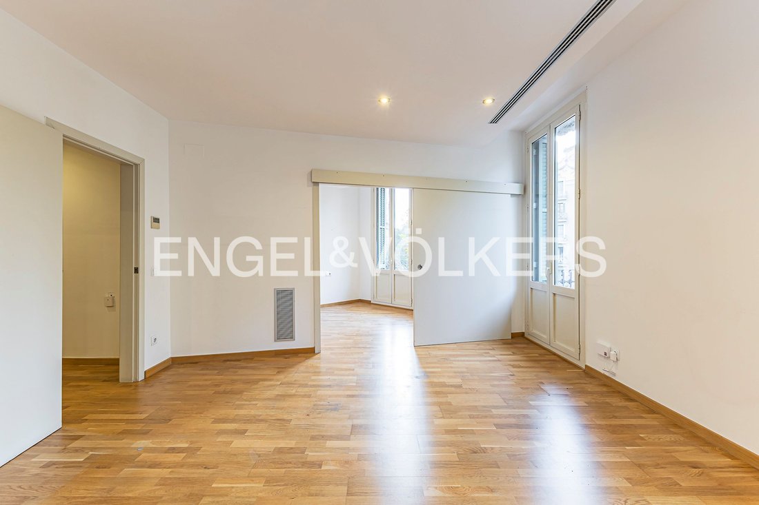 Wohnung in Eixample, Barcelona, Spanien 3 - 18158975