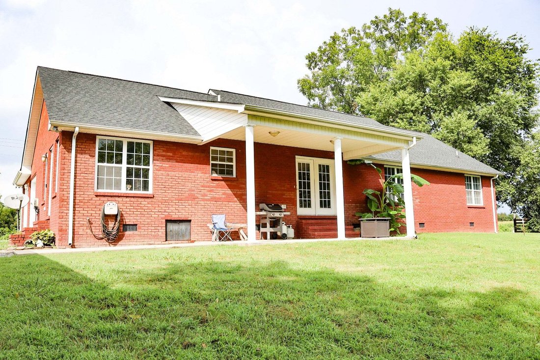 House in McMinnville, Tennessee, United States 4 - 18690286