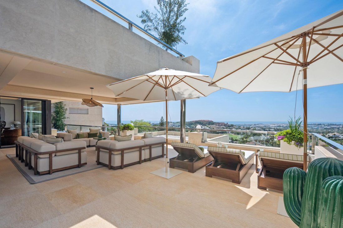 Apartment in Puerto Banus, Marbella, Spain 3 - 18689492
