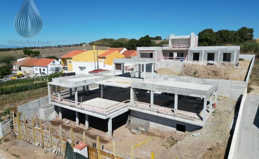 House in Ventosa, Lisbon, Portugal 1