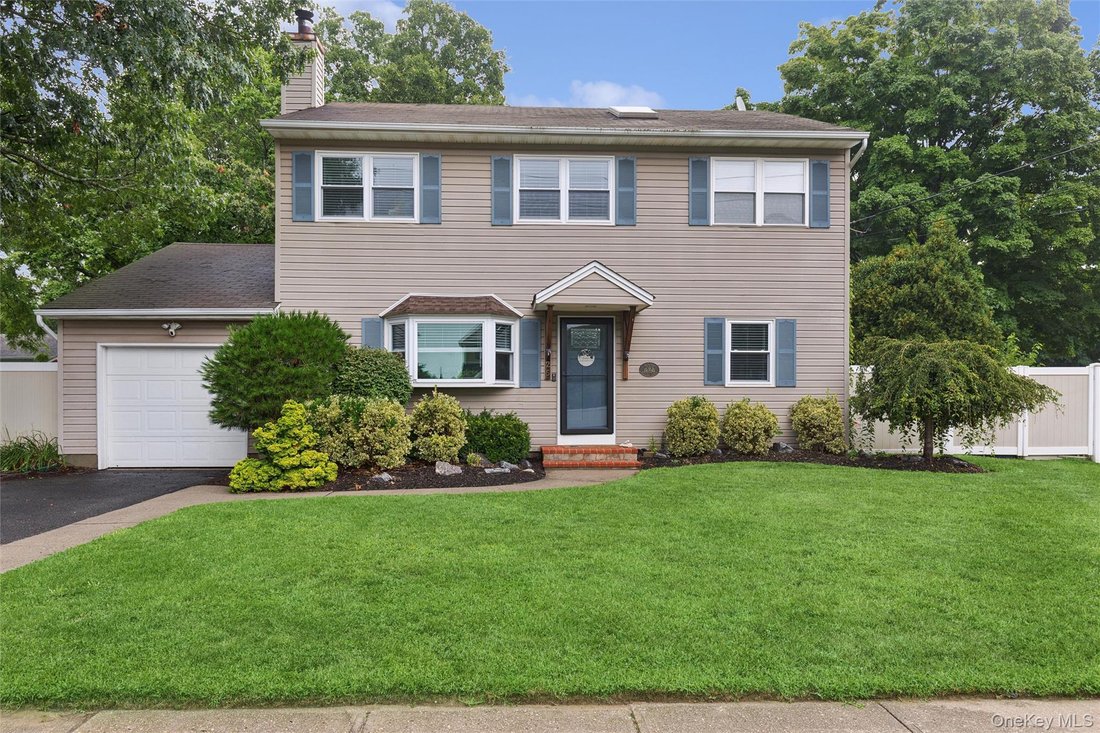 House in Center Moriches, New York, United States 1 - 18691005