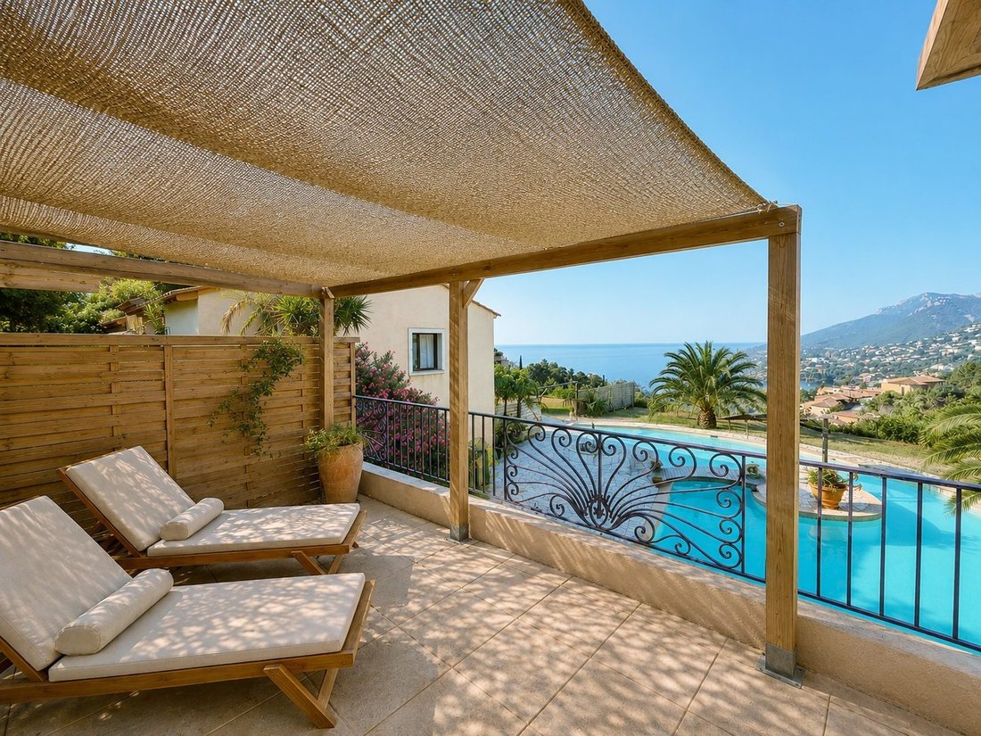 Villa in Théoule-sur-Mer, Provence-Alpes-Côte d'Azur, France 1 - 18687503