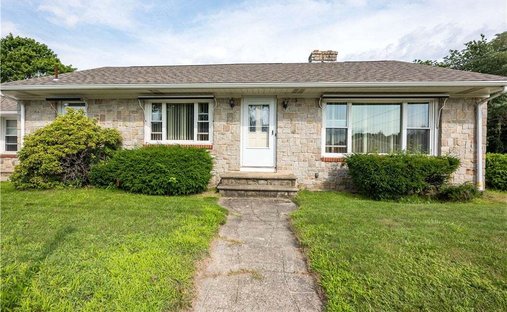 House in Cranston, Rhode Island, United States 1