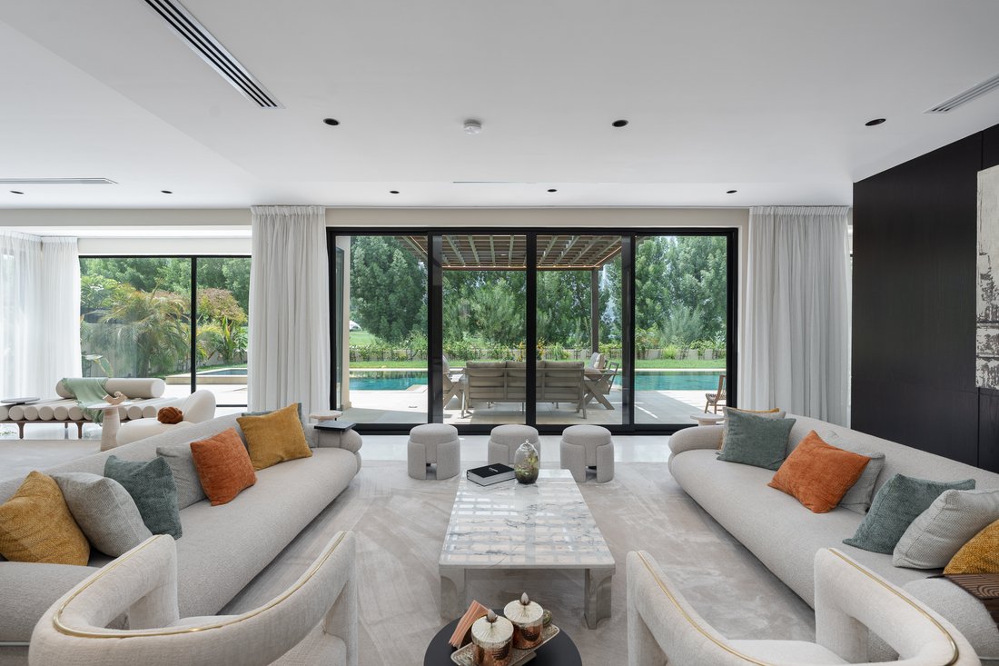 Villa in The Lakes, Dubai, United Arab Emirates 4 - 18688254