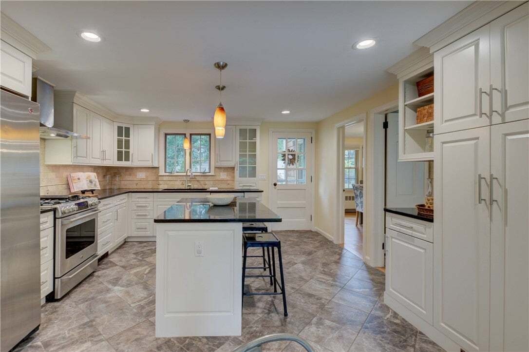 House in Barrington, Rhode Island, United States 4 - 18686995