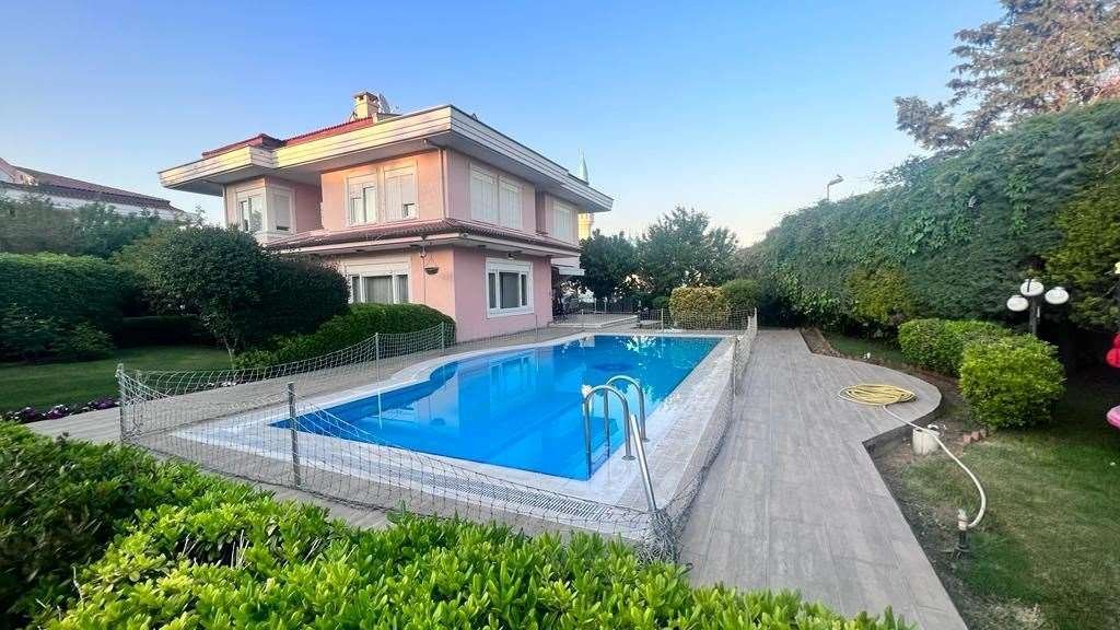 Estate in İstanbul, İstanbul, Turkey 1 - 18687492