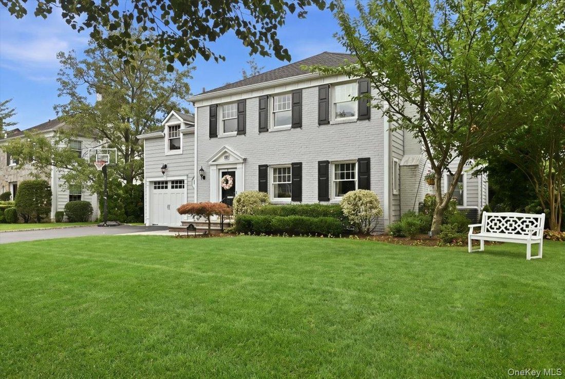 House in Garden City, New York, United States 3 - 18689474