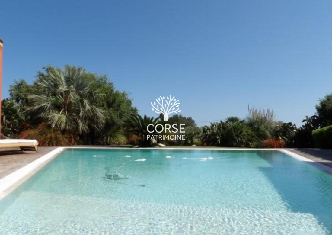 Villa a Bonifacio / Bunifaziu, Corsica, Francia 3 - 18689230