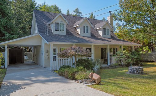 House in Madeira Park, British Columbia, Canada 1
