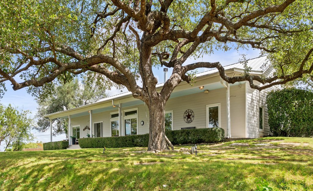 House in Spicewood, Texas, United States 5 - 18690664