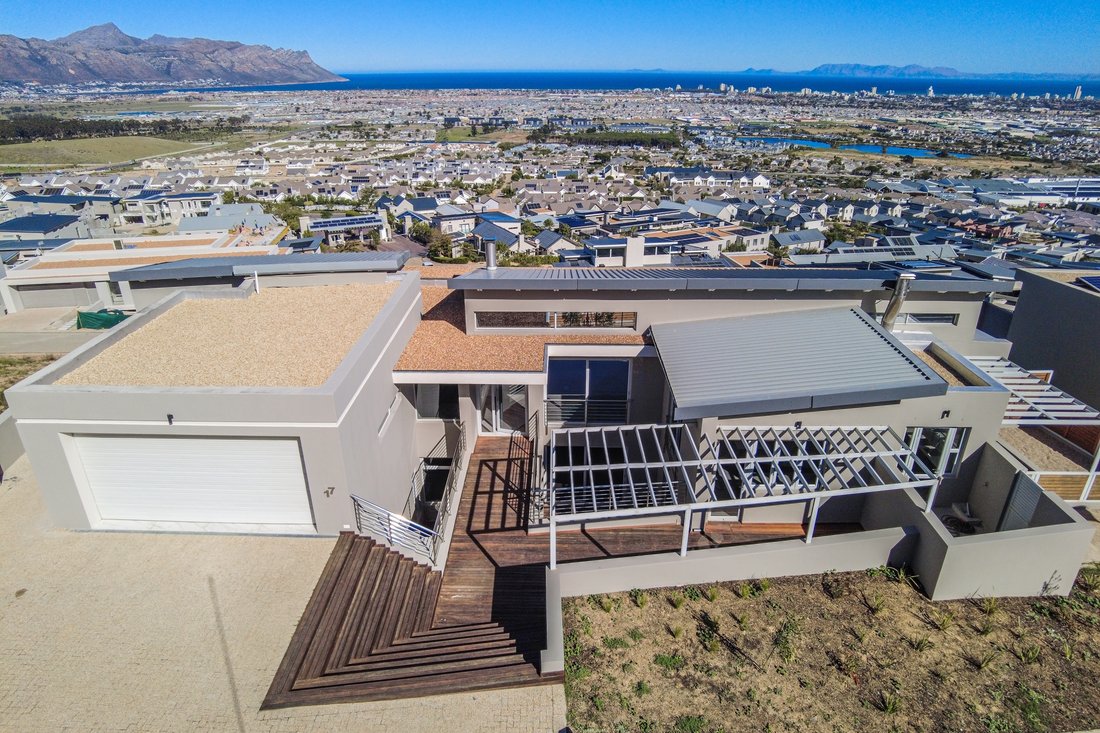 House in Spanish Farm, Cape Town, South Africa 2 - 18688517