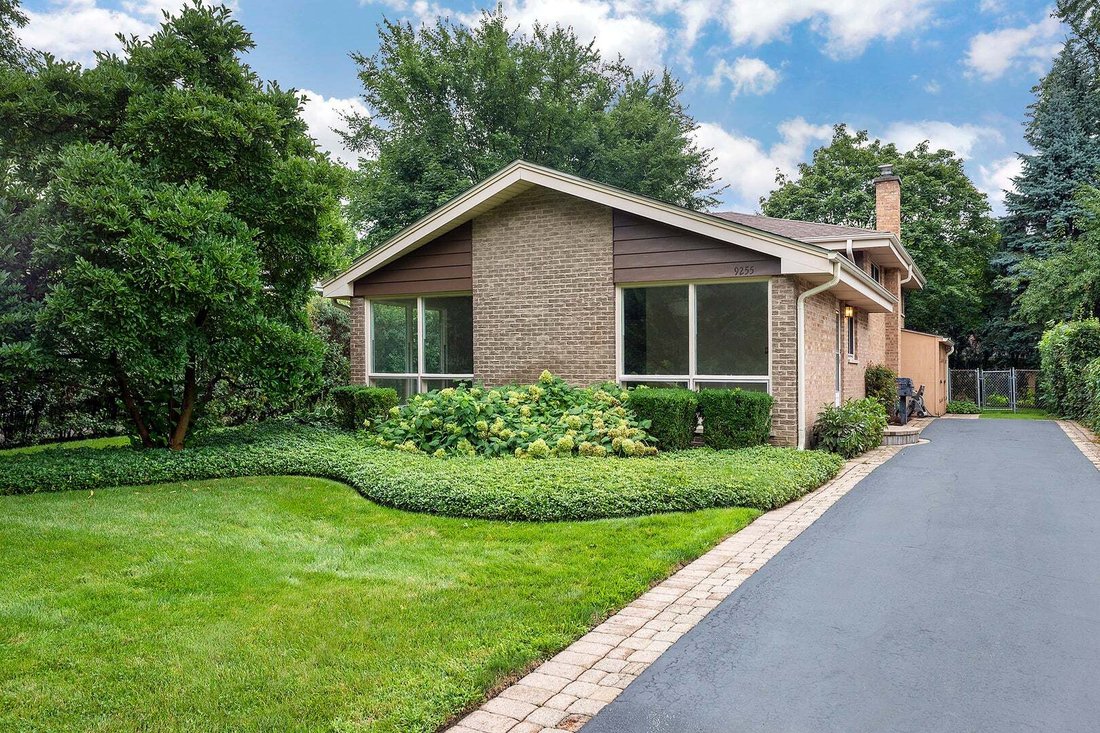 House in Skokie, Illinois, United States 2 - 18687805