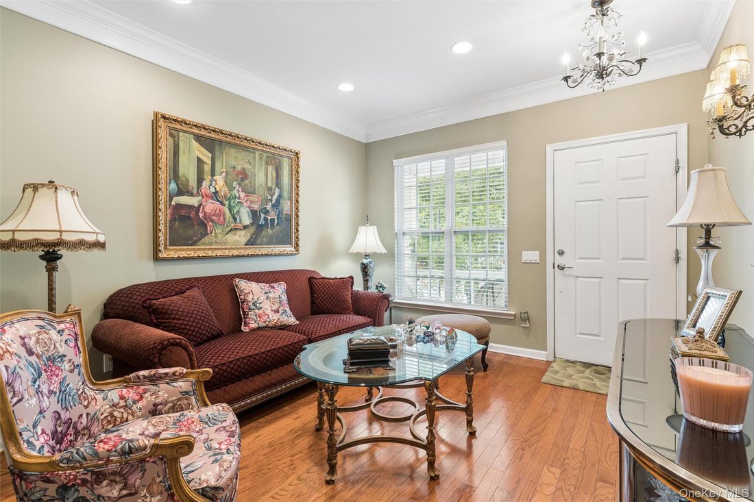 Condo in Massapequa, New York, United States 5 - 18690999