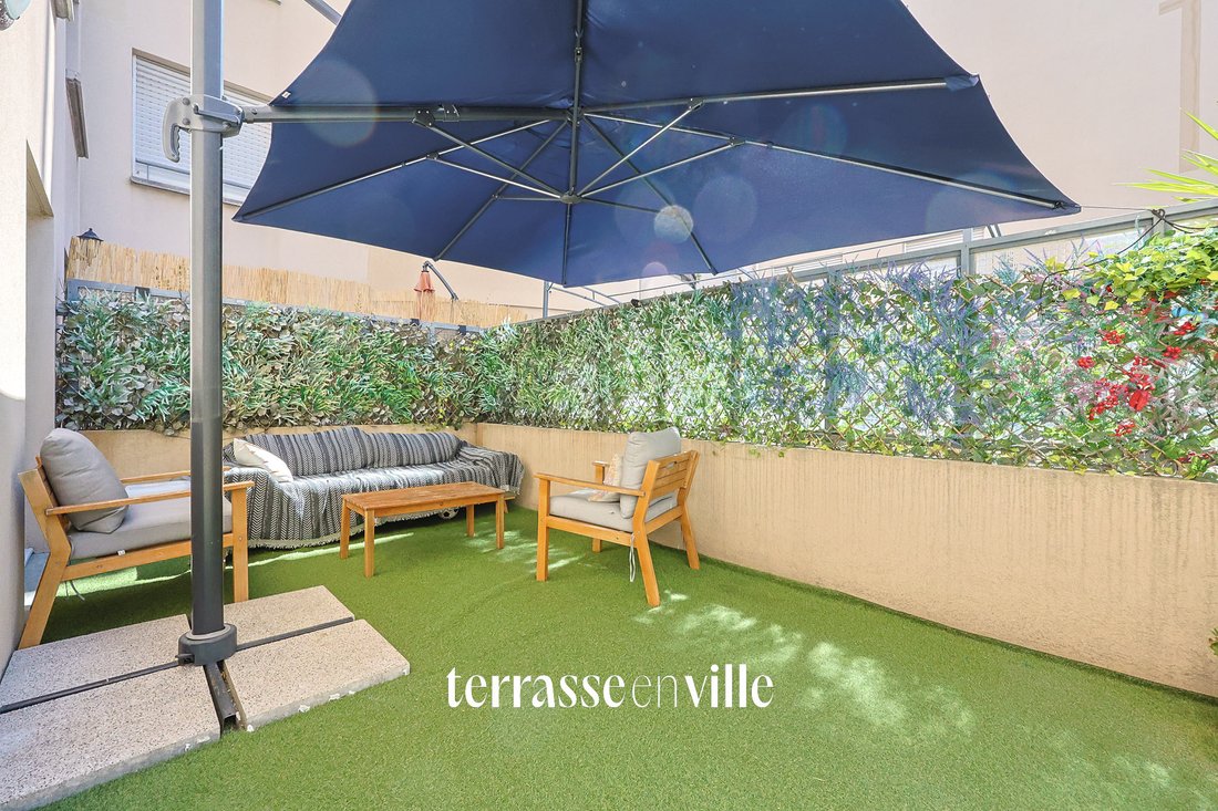 Apartment in Castellane, 6e Arrondissement, Marseille 3 - 18690970