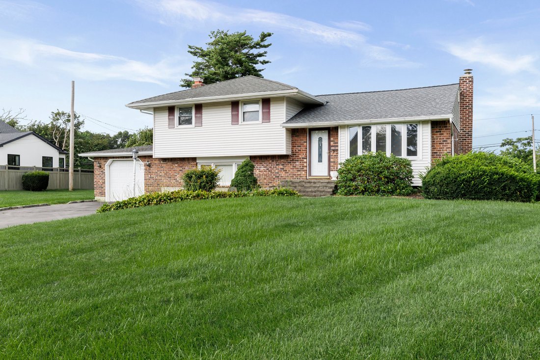 Casa a Commack, New York, Stati Uniti 1 - 18672404