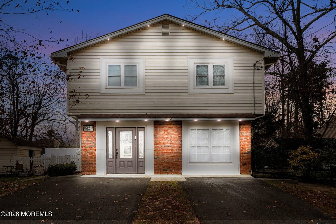 House in Lakewood Township, New Jersey, United States 2 - 18689649