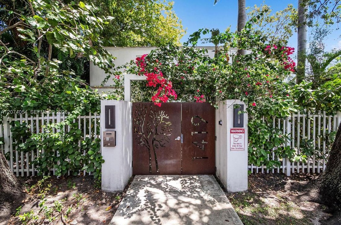 Condo in Miami Beach, Florida, United States 1 - 18691037