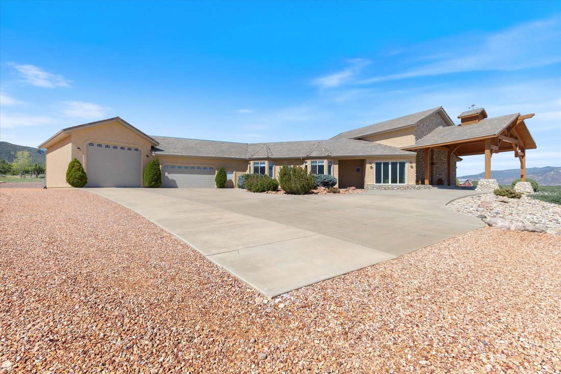 House in New Harmony, Utah, United States 5 - 18689613