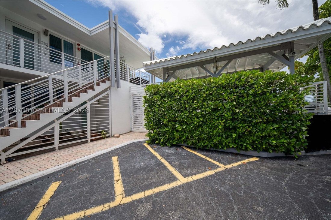 Condo in Miami Beach, Florida, United States 2 - 18689885