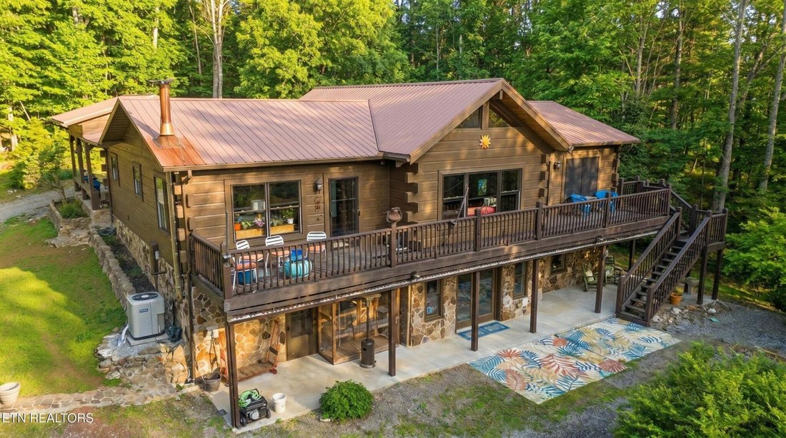 House in Tellico Plains, Tennessee, United States 1 - 18690315