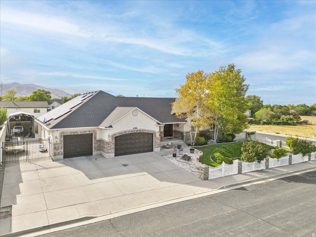 House in West Valley City, Utah, United States 4 - 18689923