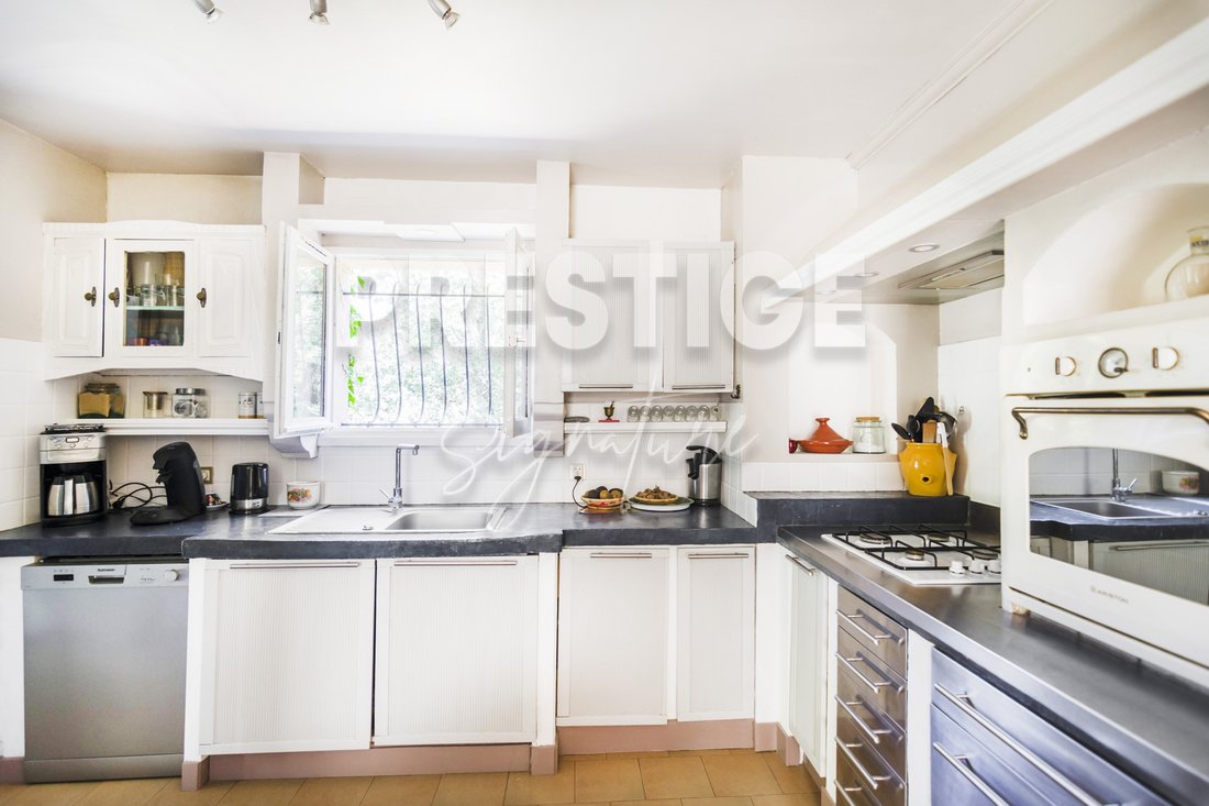 House in Les Freres-Les Cancades-Les Ginestes, Le Beausset, France 5 - 18687591