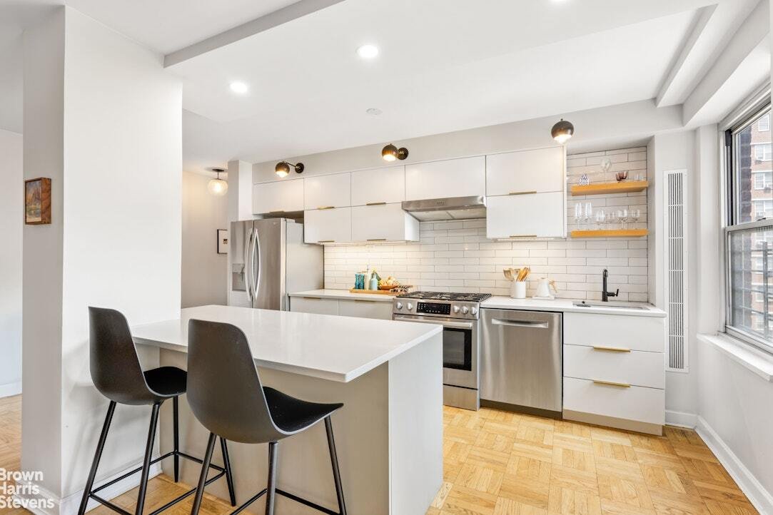 Co Op in New York, New York, United States 3 - 18687806